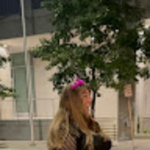 Meet your Posher, Danielle